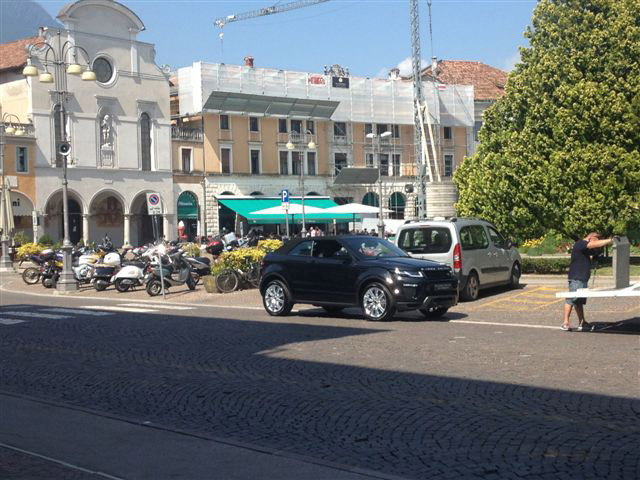 evoque_convertible_piazza